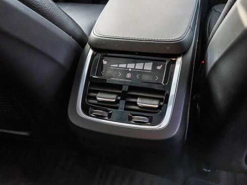 Used 2023 Volvo XC90 B5 Plus w/ Protection Package Premier image 22