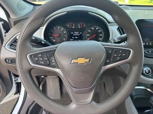 Used 2023 Chevrolet Malibu LT w/ LPO, Floor Liner Package FWD image 15