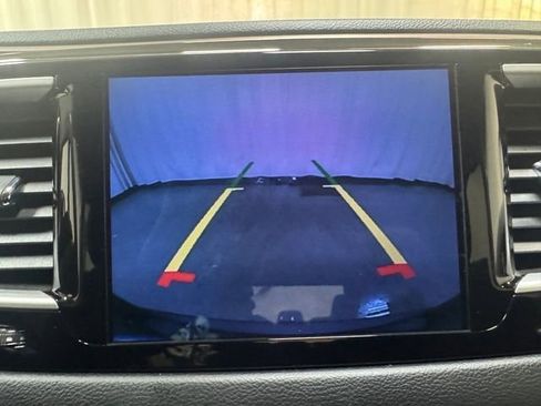 Used 2017 Chrysler Pacifica Touring image 26