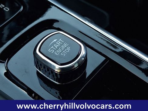 Certified 2024 Volvo XC60 T8 Plus w/ Protection Package Premier image 24