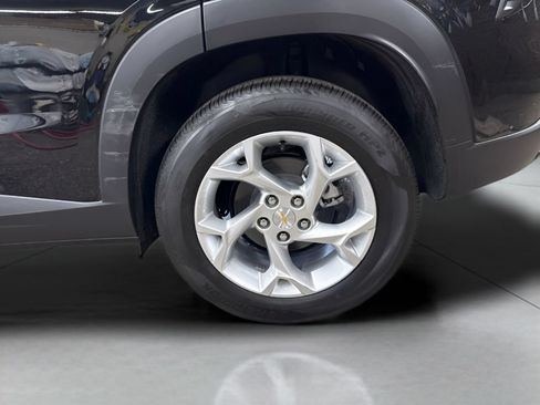 Used 2026 Chevrolet Trax LS w/ LS Convenience Package FWD image 8
