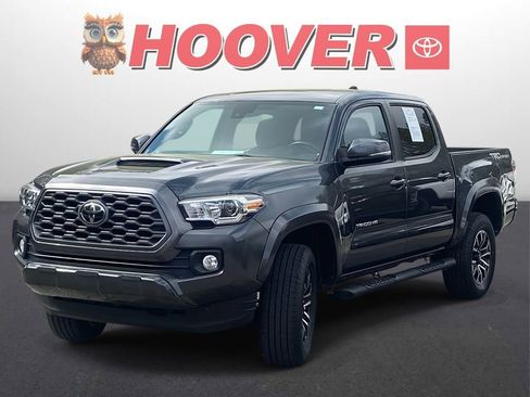 Used 2022 Toyota Tacoma TRD Sport w/ Technology Package image 6