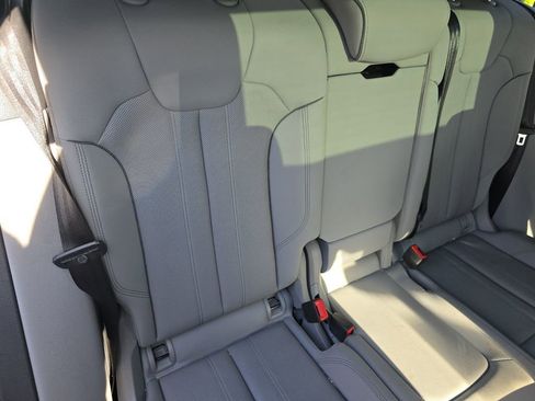 Used 2021 Audi Q5 e Prestige w/ Prestige Package image 22