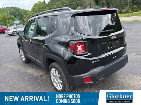 Used 2022 Jeep Renegade Latitude w/ Convenience Group AWD/4WD image 5
