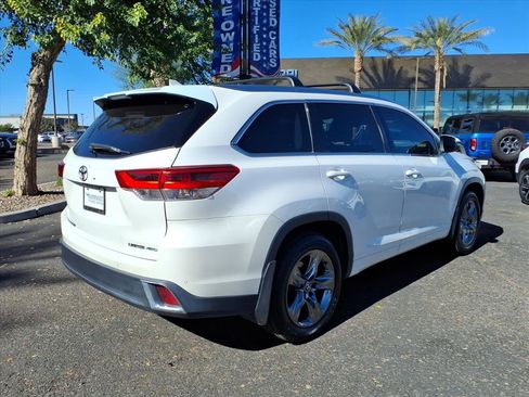 Used 2018 Toyota Highlander AWD V6 image 5