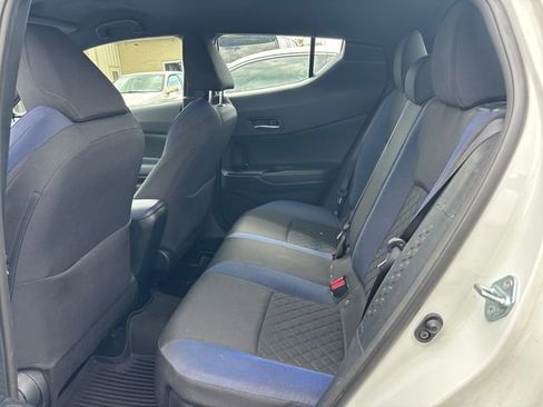 Used 2022 Toyota C-HR XLE FWD image 5