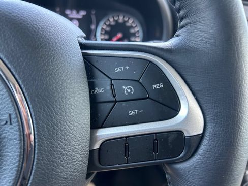 Used 2023 Jeep Renegade Latitude w/ Premium Group AWD/4WD image 26
