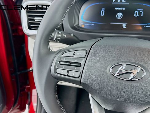 Certified 2026 Hyundai Venue SEL FWD image 15