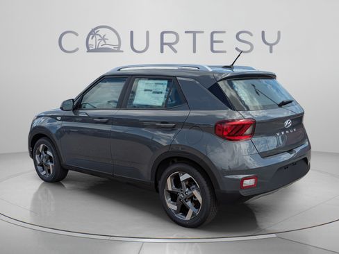 New 2026 Hyundai Venue SEL FWD image 3