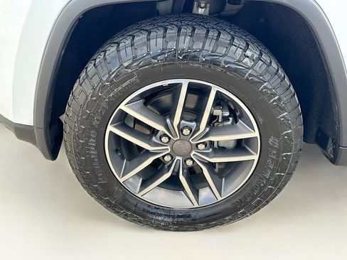 Used 2019 Jeep Grand Cherokee Limited AWD/4WD image 41