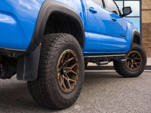 Used 2021 Toyota Tacoma TRD Off-Road image 11