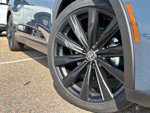 New 2026 Toyota Crown Nightshade image 2