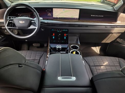 Used 2025 Cadillac Escalade ESV Premium Luxury Platinum w/ LPO, Floor Liner Package AWD/4WD image 12