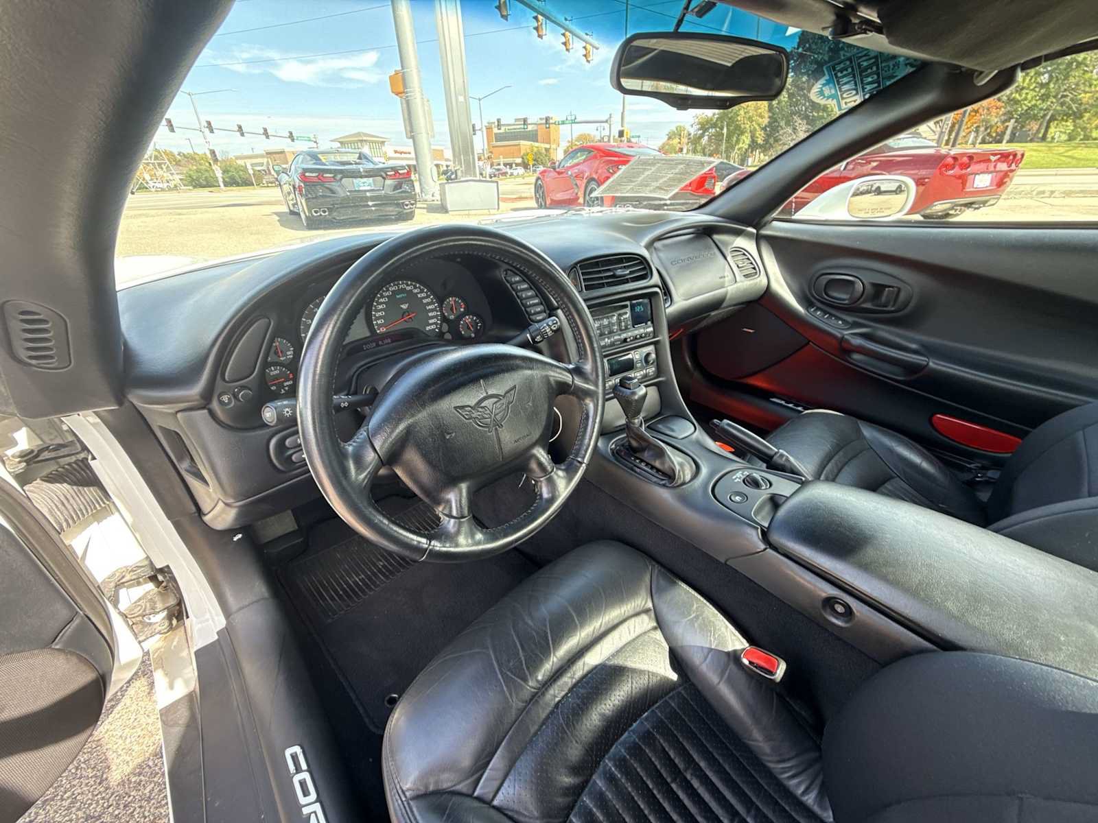 Used 1998 Chevrolet Corvette Coupe w/ Memory Pkg RWD image 10