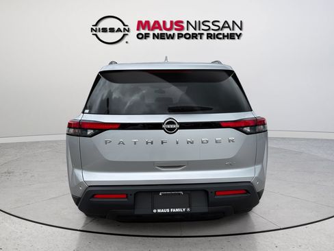 Used 2024 Nissan Pathfinder SV FWD image 7