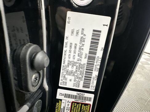 Used 2025 Toyota Tundra Platinum image 36