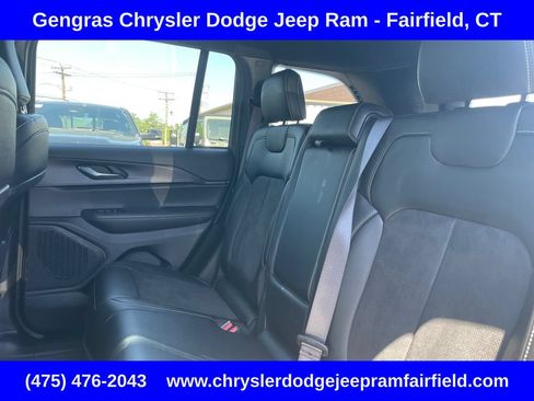Certified 2024 Jeep Grand Cherokee Altitude AWD/4WD image 38