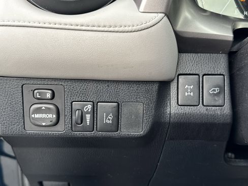 Used 2018 Toyota RAV4 Limited w/ All Weather Liner Package image 30