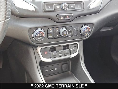 Used 2022 GMC Terrain SLE w/ Driver Convenience Package image 21