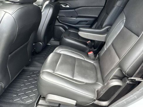Used 2019 GMC Acadia SLT w/ Black Edition FWD image 16