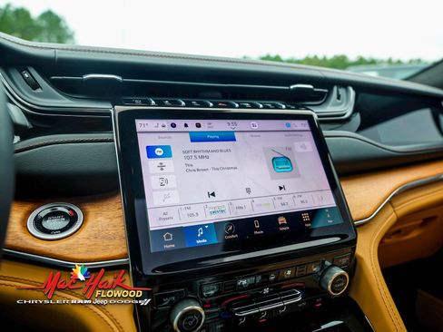 Used 2025 Jeep Grand Cherokee L Summit w/ Advanced Protech Group IV image 22