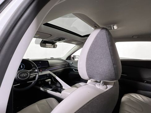 Used 2021 Hyundai Elantra Limited image 22