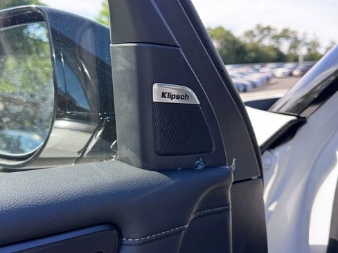 New 2025 Nissan Armada SL w/ Captain's Chari Seat Package image 16