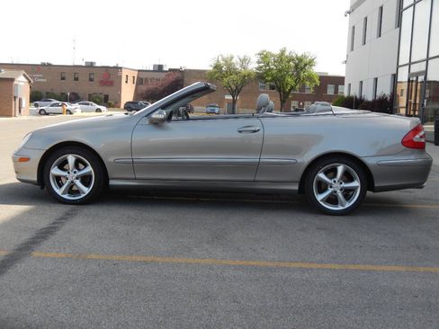 Used 2005 Mercedes-Benz CLK 320 Cabriolet image 11