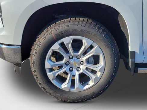 New 2026 Chevrolet Silverado 1500 LTZ w/ LTZ Premium Package AWD/4WD image 9