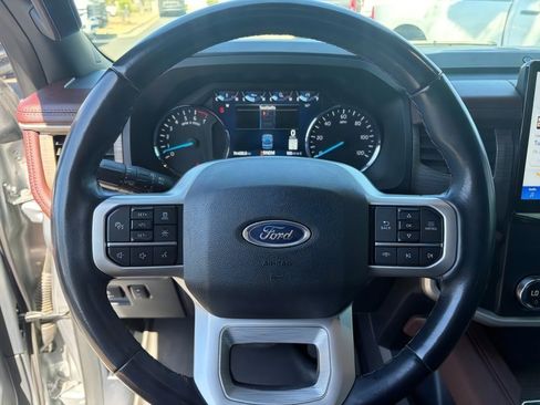 Used 2023 Ford Expedition Limited RWD image 14