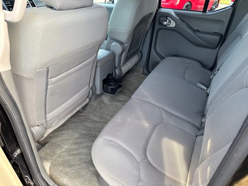 Used 2014 Nissan Frontier SV w/ SV Value Truck Package image 20