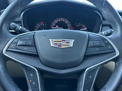 Used 2017 Cadillac XT5 Luxury w/ Driver Awareness Package AWD/4WD image 33
