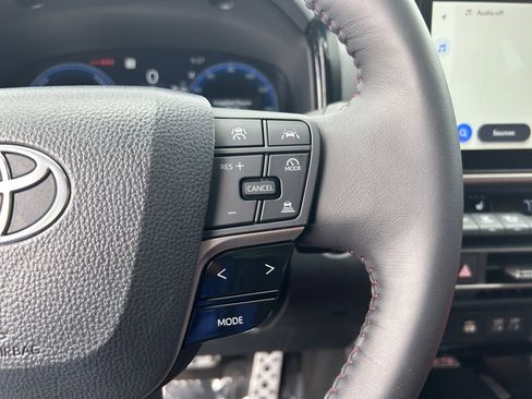 Used 2026 Toyota Camry XSE FWD image 17