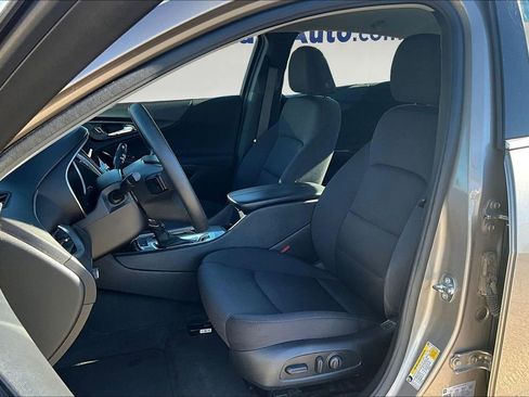 Used 2024 Chevrolet Malibu LT image 19