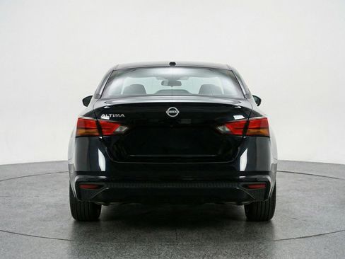 Used 2025 Nissan Altima 2.5 SV image 7