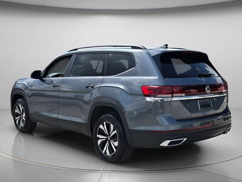 Certified 2024 Volkswagen Atlas SE FWD image 4