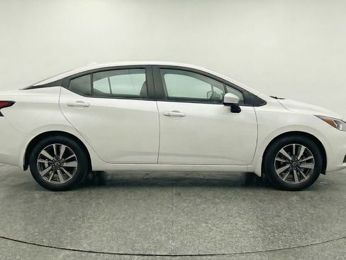 Used 2025 Nissan Versa SV image 11