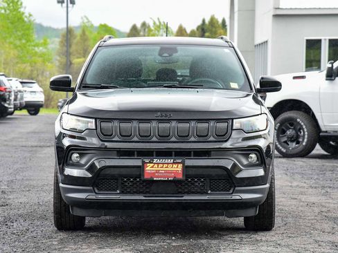 Certified 2022 Jeep Compass Latitude w/ Sun and Sound Group AWD/4WD image 8