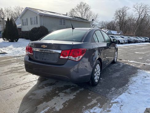 Used 2011 Chevrolet Cruze LS image 8