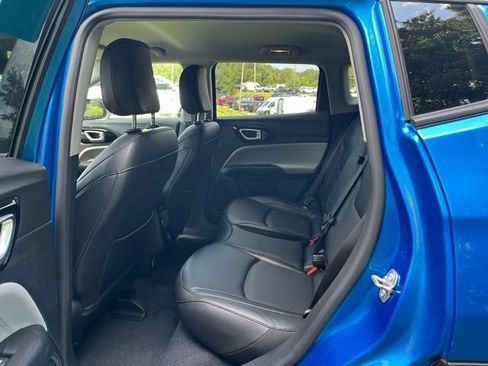 Used 2022 Jeep Compass Limited AWD/4WD image 11