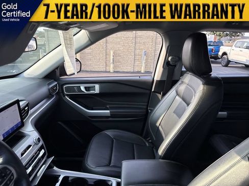Used 2021 Ford Explorer XLT w/ Equipment Group 202A AWD/4WD image 14