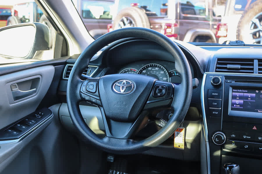 Used 2015 Toyota Camry LE FWD image 15