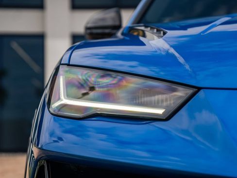 Used 2024 Lamborghini Urus Performante AWD/4WD image 9