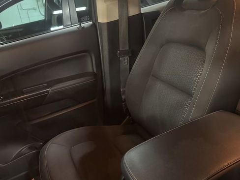 Used 2020 GMC Canyon SLE w/ Elevation Edition image 7