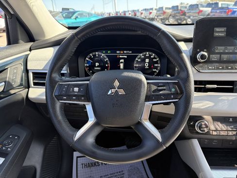 Used 2023 Mitsubishi Outlander SEL AWD/4WD image 25