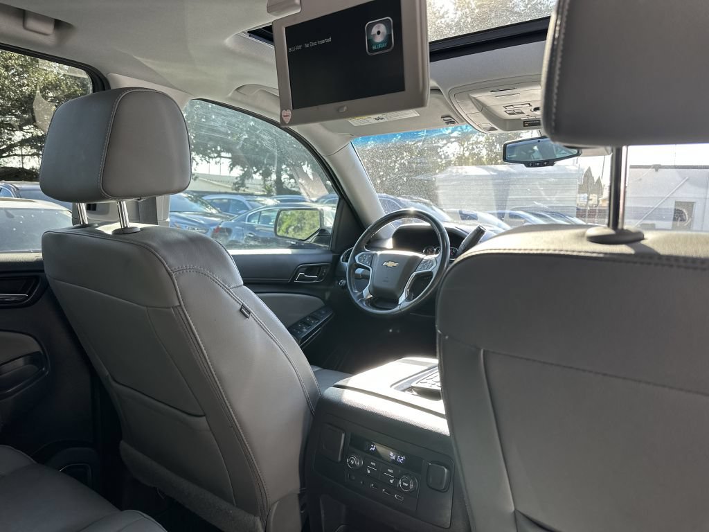 Used 2019 Chevrolet Suburban LT RWD image 15