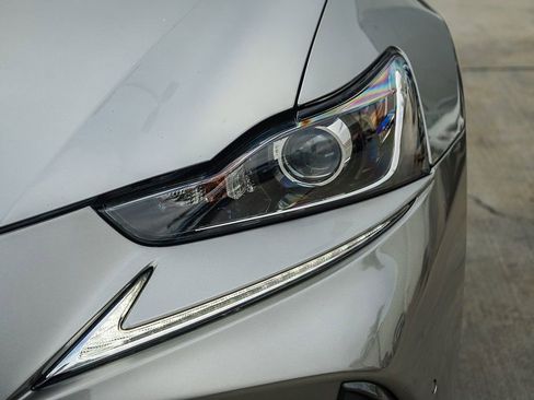Used 2020 Lexus IS 300 F Sport w/ F Sport Package RWD image 10