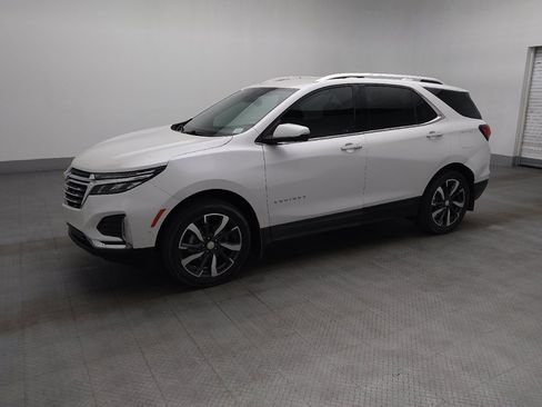 Used 2022 Chevrolet Equinox Premier FWD image 2