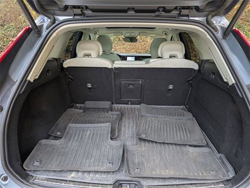 Certified 2023 Volvo XC60 B5 Plus image 30