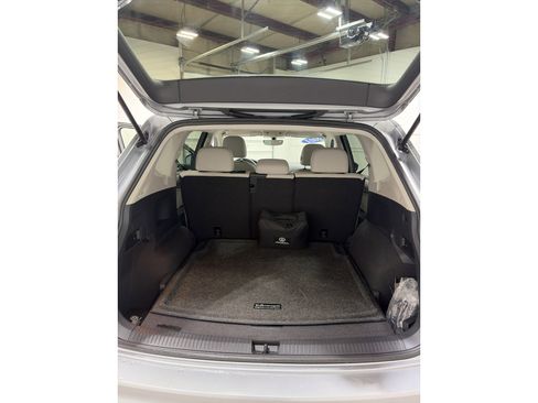 Used 2021 Volkswagen Tiguan SE AWD/4WD image 27